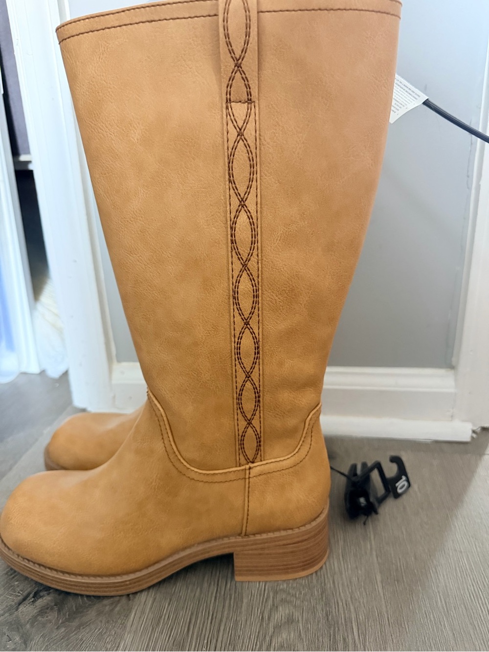 Women’s Tall Tan Riding Boots | Size 10 - Picture 3 of 7